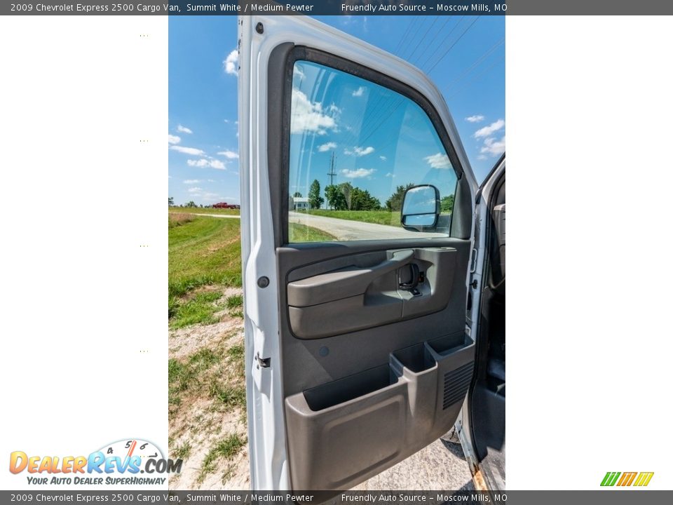 2009 Chevrolet Express 2500 Cargo Van Summit White / Medium Pewter Photo #21