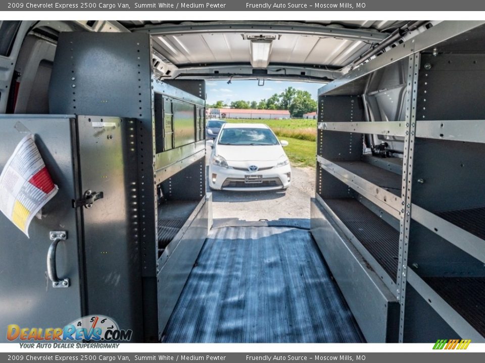 2009 Chevrolet Express 2500 Cargo Van Summit White / Medium Pewter Photo #27