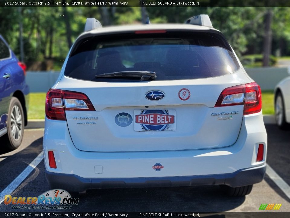 2017 Subaru Outback 2.5i Premium Crystal White Pearl / Warm Ivory Photo #4
