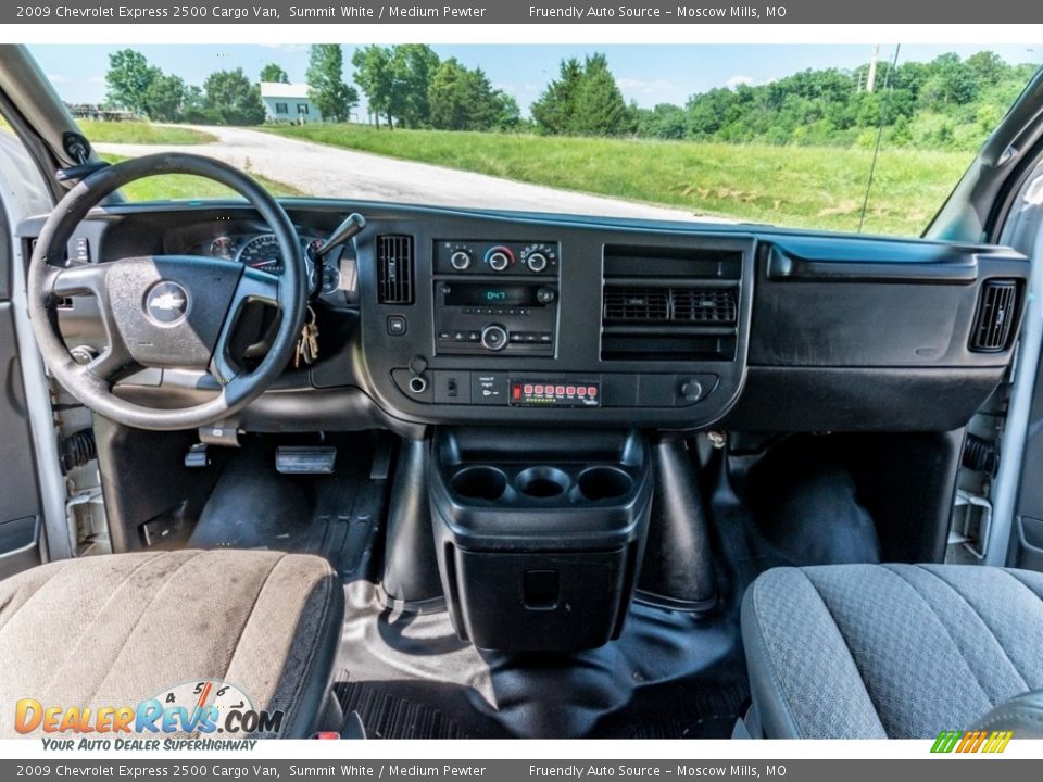 2009 Chevrolet Express 2500 Cargo Van Summit White / Medium Pewter Photo #32