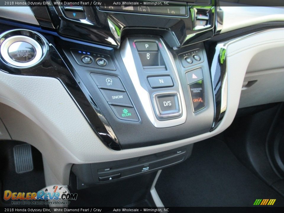 2018 Honda Odyssey Elite White Diamond Pearl / Gray Photo #19