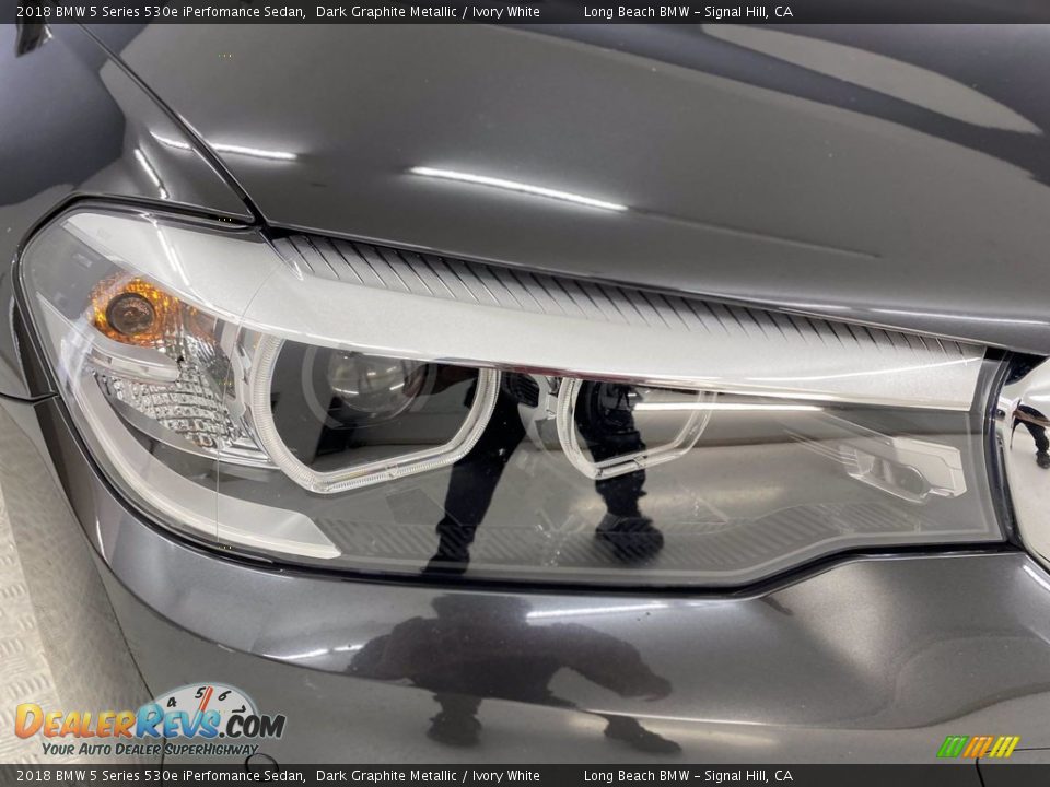 2018 BMW 5 Series 530e iPerfomance Sedan Dark Graphite Metallic / Ivory White Photo #7