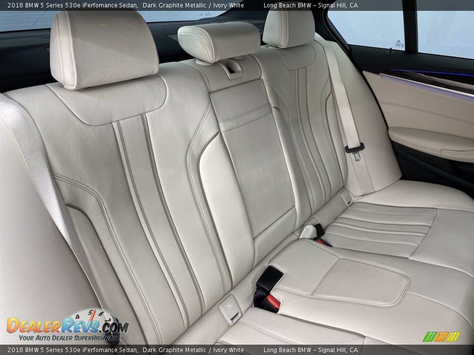 2018 BMW 5 Series 530e iPerfomance Sedan Dark Graphite Metallic / Ivory White Photo #36