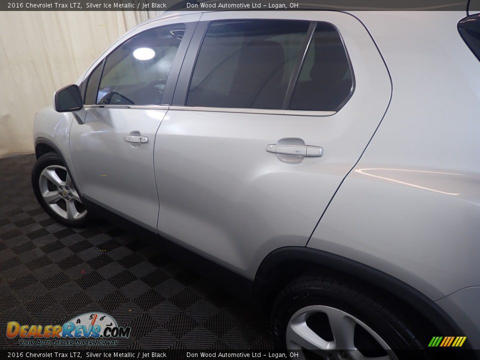 2016 Chevrolet Trax LTZ Silver Ice Metallic / Jet Black Photo #16