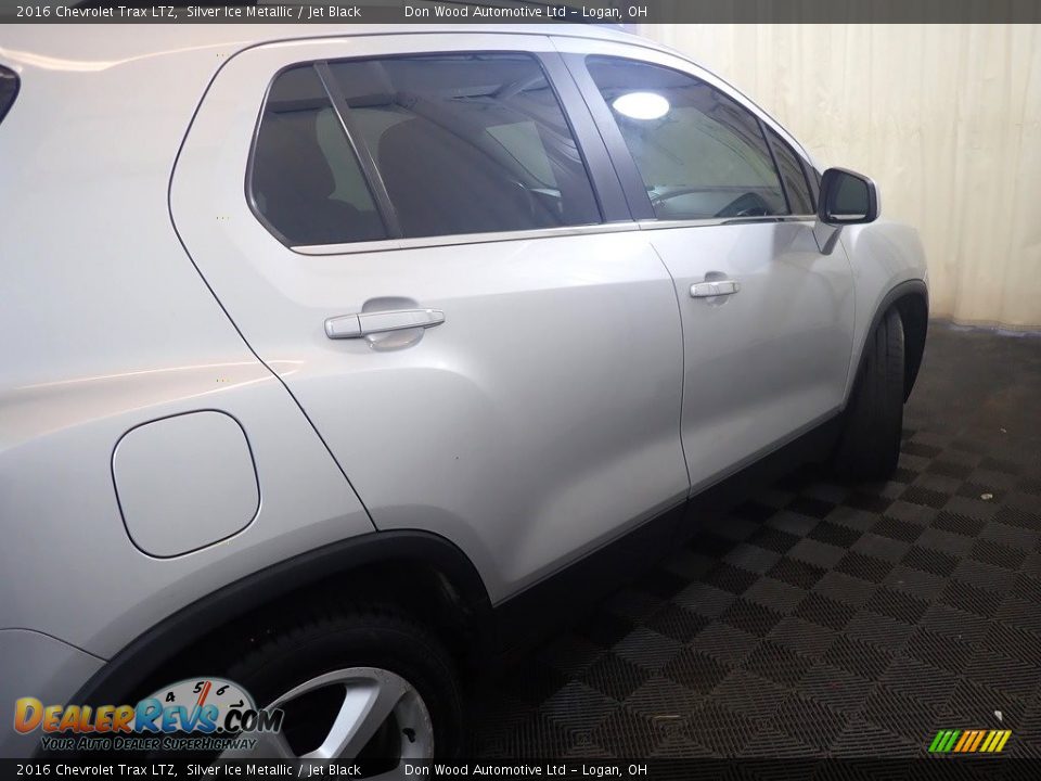 2016 Chevrolet Trax LTZ Silver Ice Metallic / Jet Black Photo #17