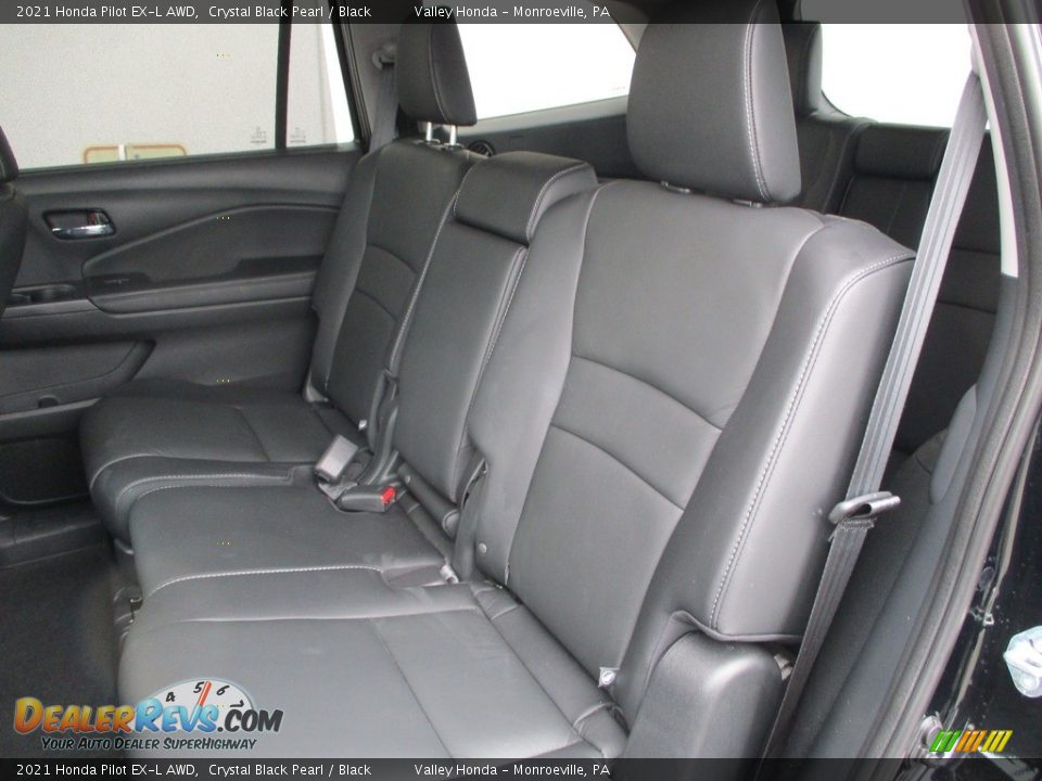 Rear Seat of 2021 Honda Pilot EX-L AWD Photo #13