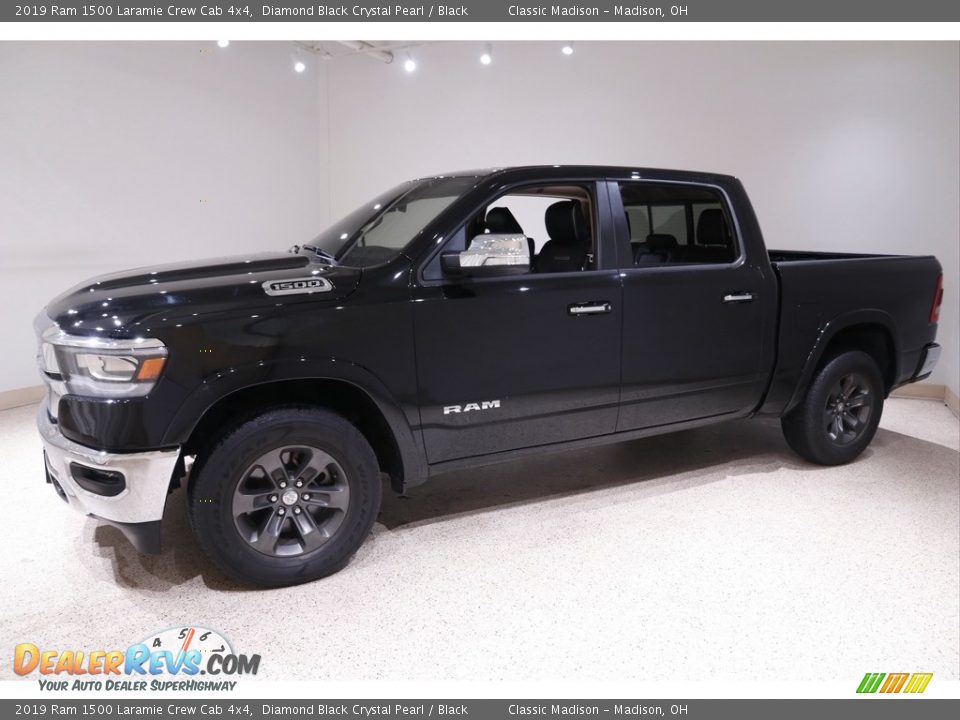 Diamond Black Crystal Pearl 2019 Ram 1500 Laramie Crew Cab 4x4 Photo #3