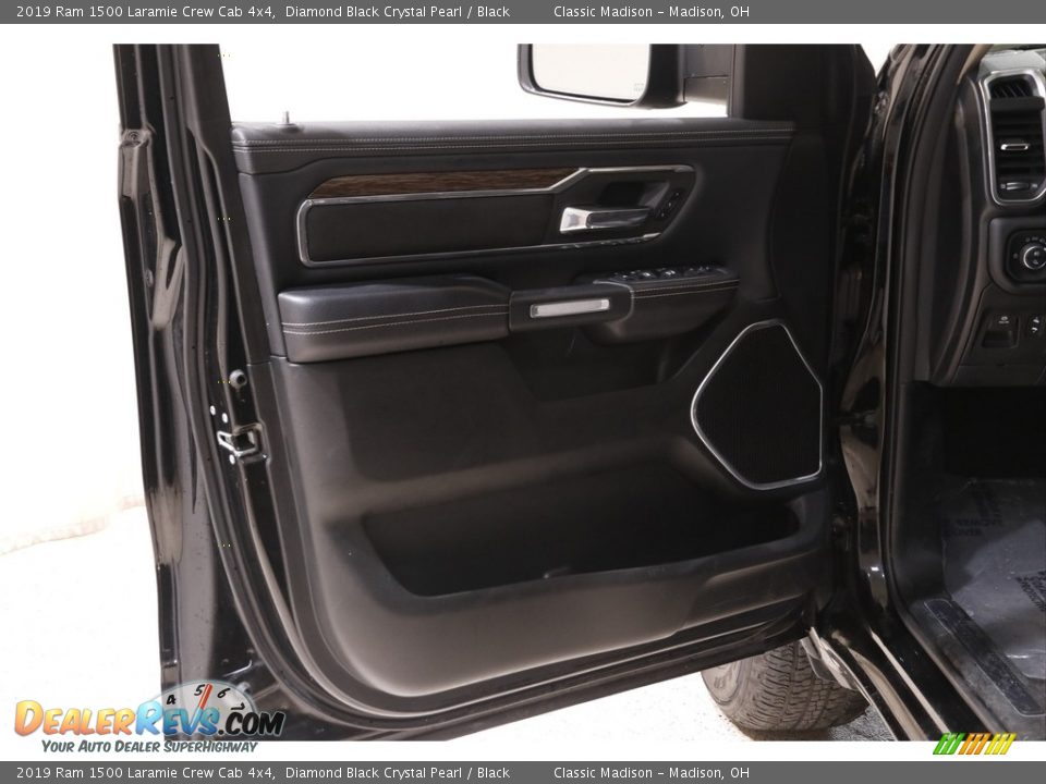 2019 Ram 1500 Laramie Crew Cab 4x4 Diamond Black Crystal Pearl / Black Photo #4
