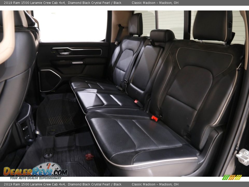 2019 Ram 1500 Laramie Crew Cab 4x4 Diamond Black Crystal Pearl / Black Photo #18
