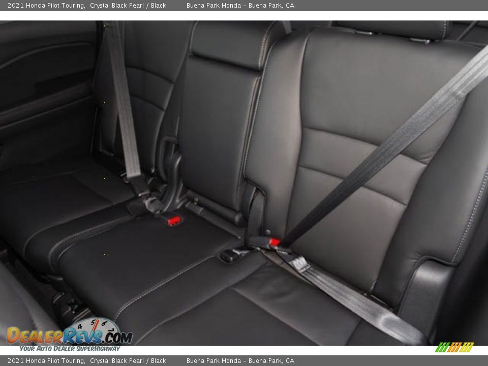 2021 Honda Pilot Touring Crystal Black Pearl / Black Photo #26