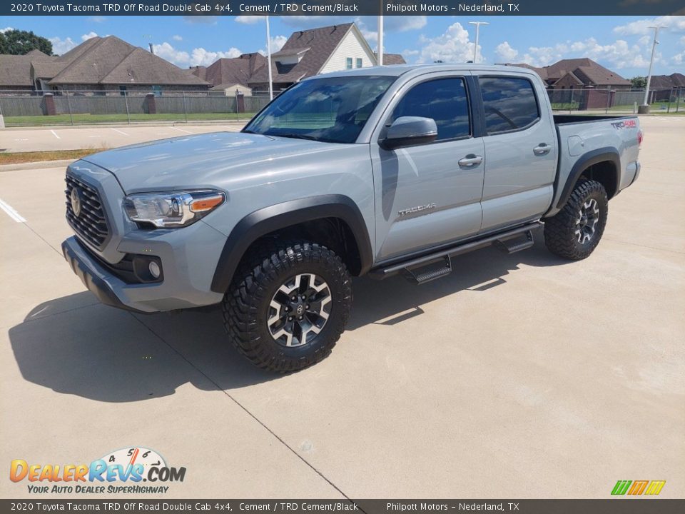Front 3/4 View of 2020 Toyota Tacoma TRD Off Road Double Cab 4x4 Photo #3