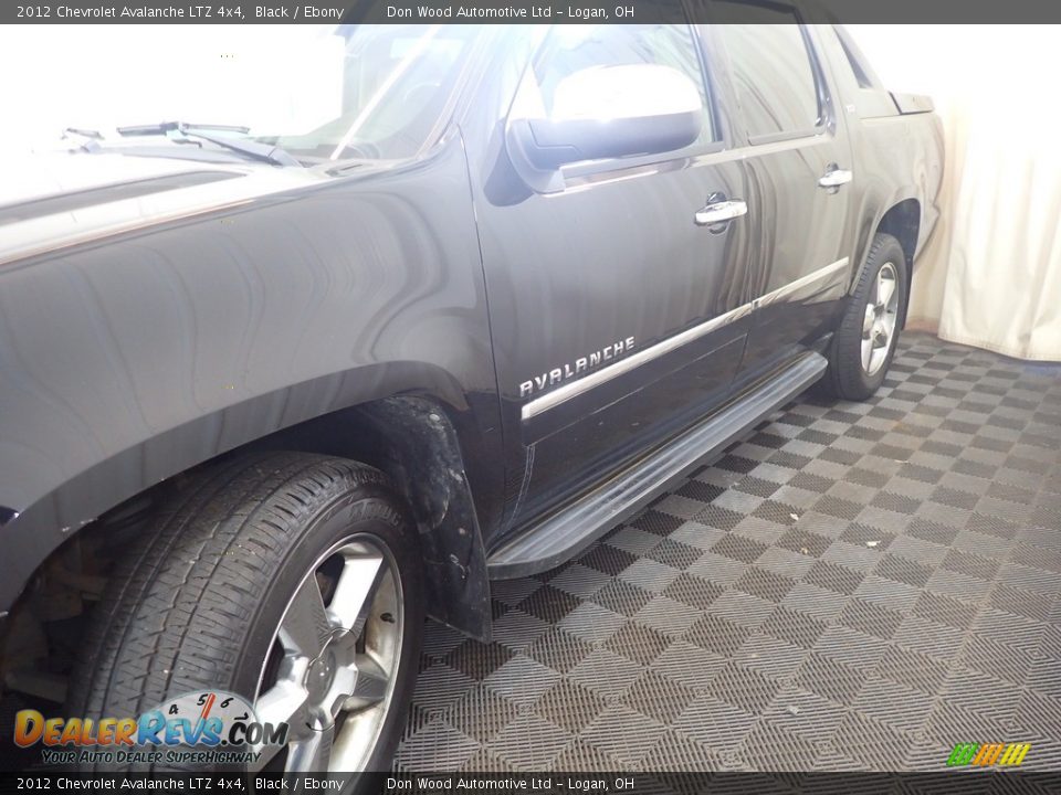 2012 Chevrolet Avalanche LTZ 4x4 Black / Ebony Photo #11