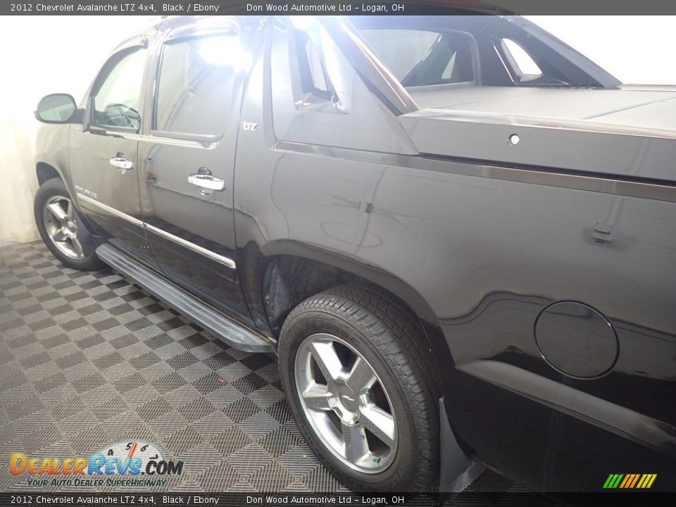 2012 Chevrolet Avalanche LTZ 4x4 Black / Ebony Photo #16