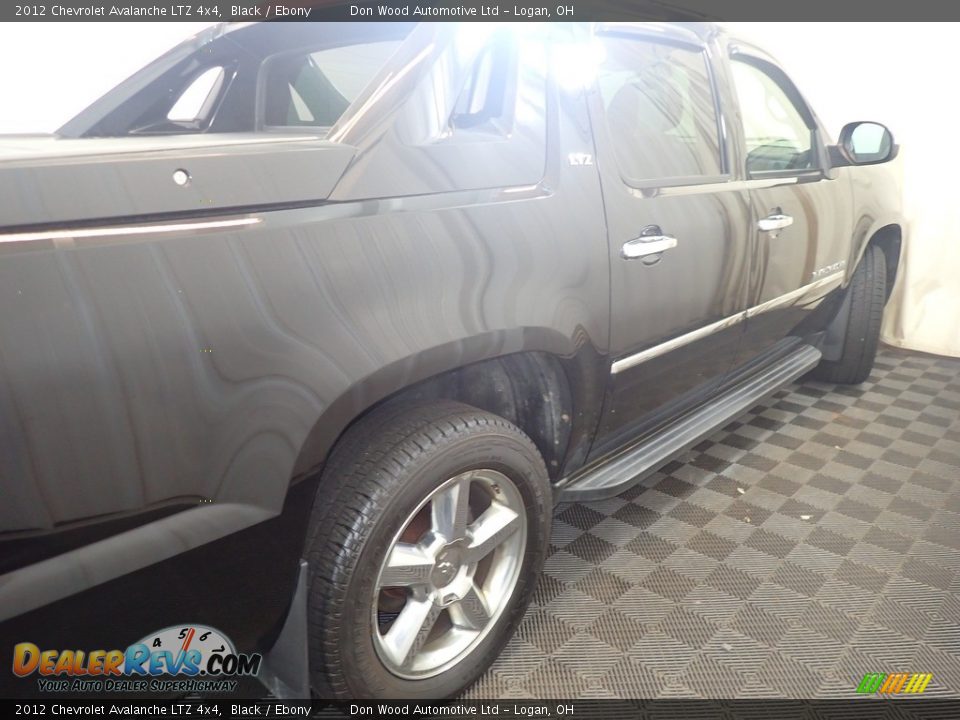 2012 Chevrolet Avalanche LTZ 4x4 Black / Ebony Photo #17