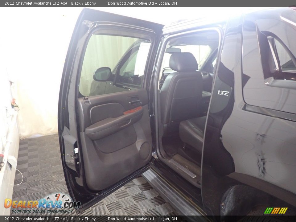2012 Chevrolet Avalanche LTZ 4x4 Black / Ebony Photo #32