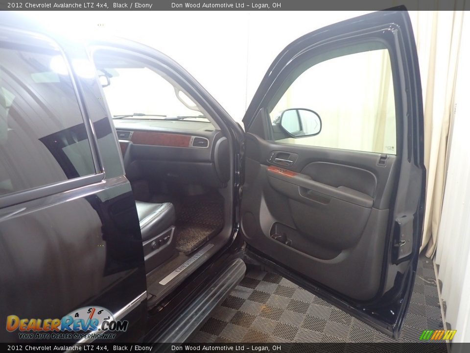 2012 Chevrolet Avalanche LTZ 4x4 Black / Ebony Photo #36