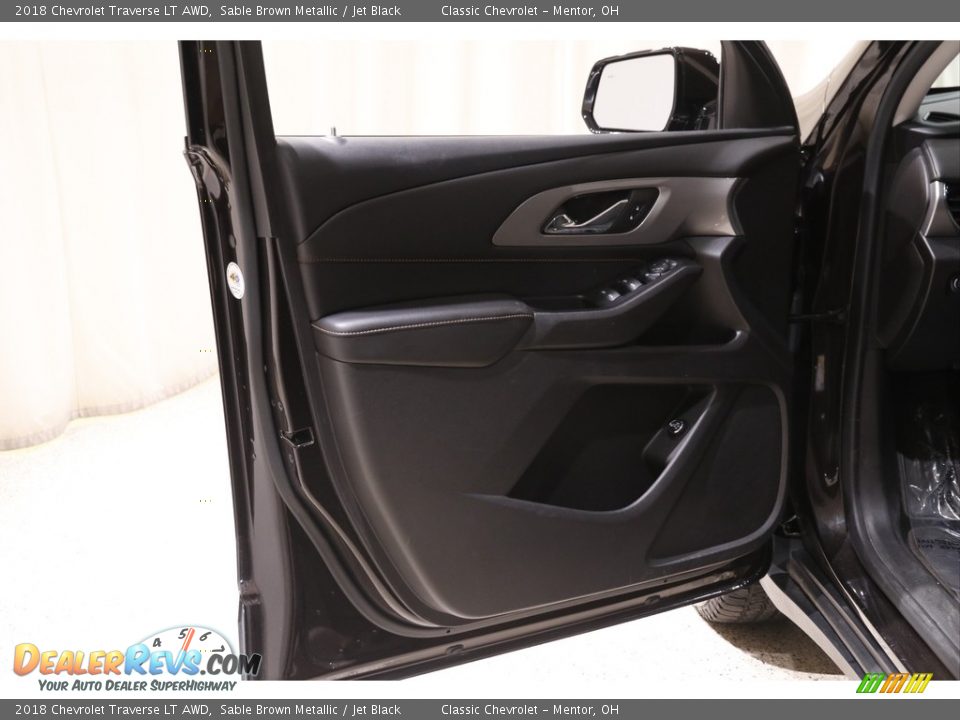2018 Chevrolet Traverse LT AWD Sable Brown Metallic / Jet Black Photo #4