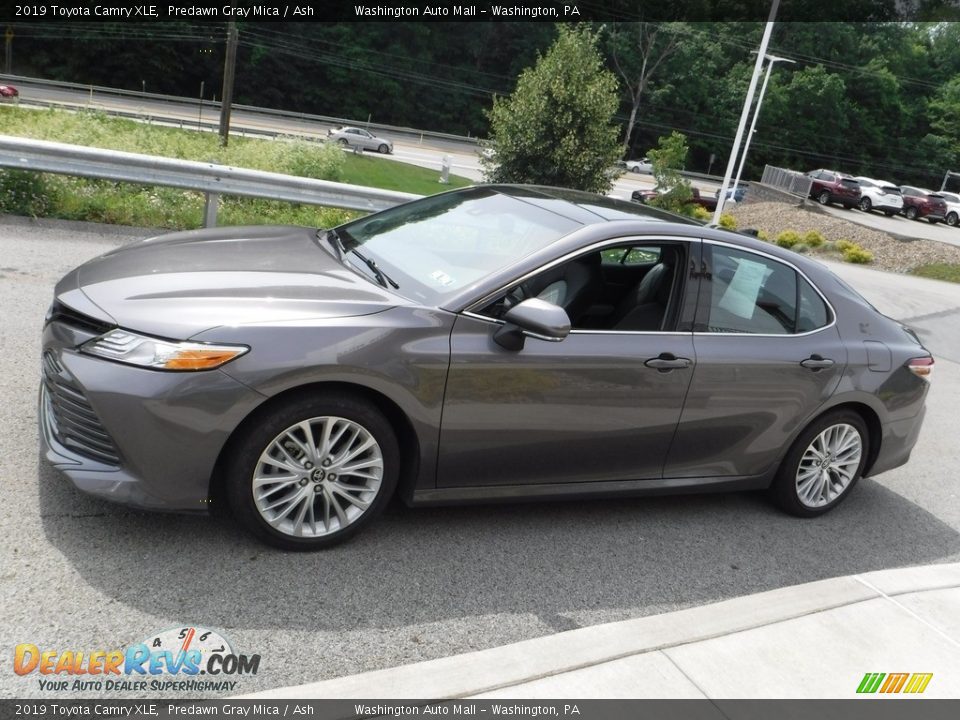 2019 Toyota Camry XLE Predawn Gray Mica / Ash Photo #15