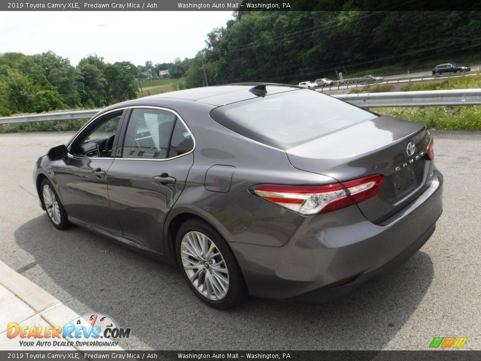 2019 Toyota Camry XLE Predawn Gray Mica / Ash Photo #16