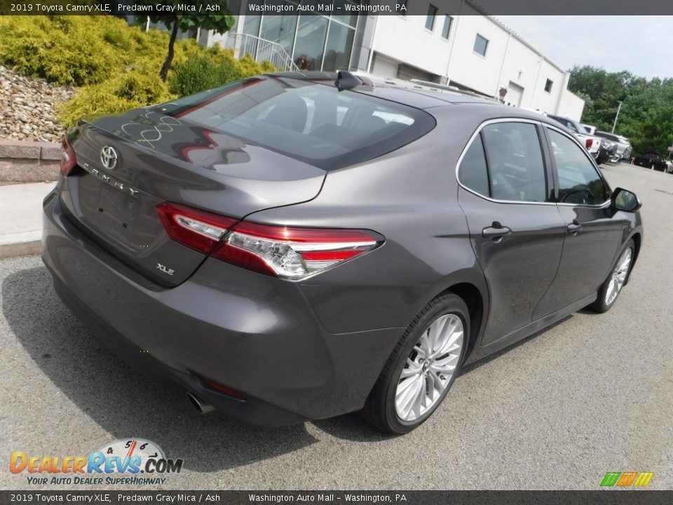 2019 Toyota Camry XLE Predawn Gray Mica / Ash Photo #18