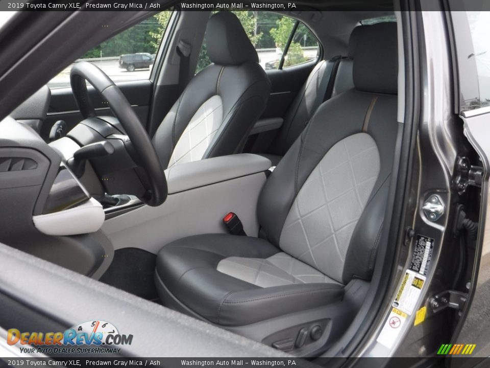 2019 Toyota Camry XLE Predawn Gray Mica / Ash Photo #21