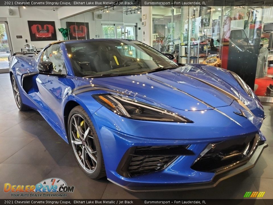 Front 3/4 View of 2021 Chevrolet Corvette Stingray Coupe Photo #8