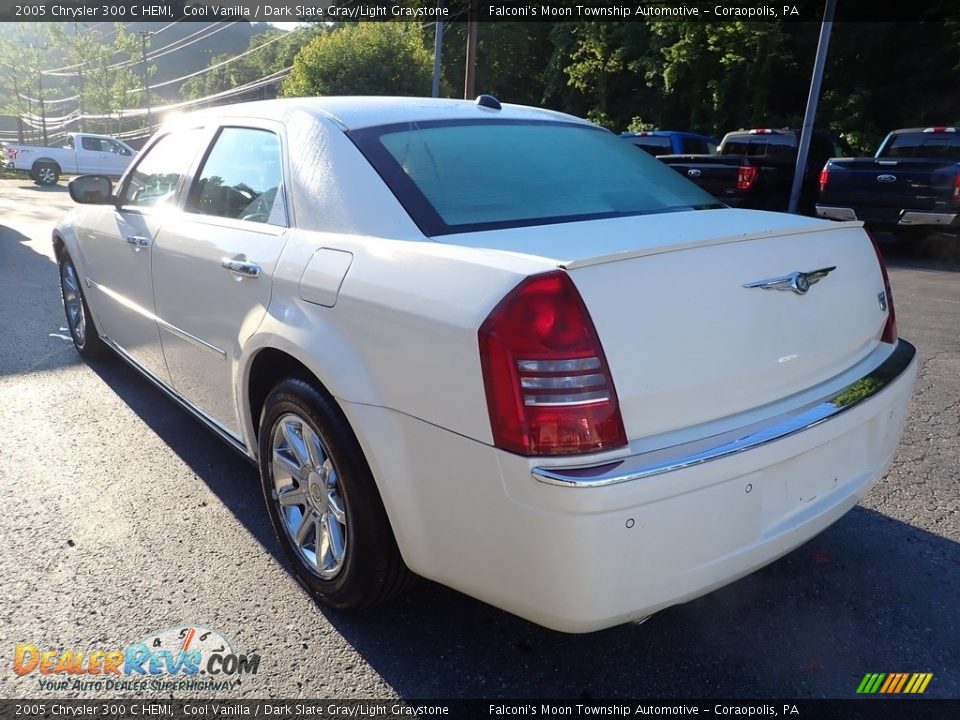 2005 Chrysler 300 C HEMI Cool Vanilla / Dark Slate Gray/Light Graystone Photo #4