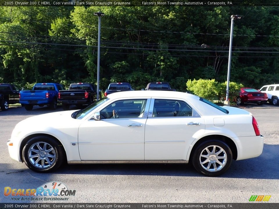 2005 Chrysler 300 C HEMI Cool Vanilla / Dark Slate Gray/Light Graystone Photo #5