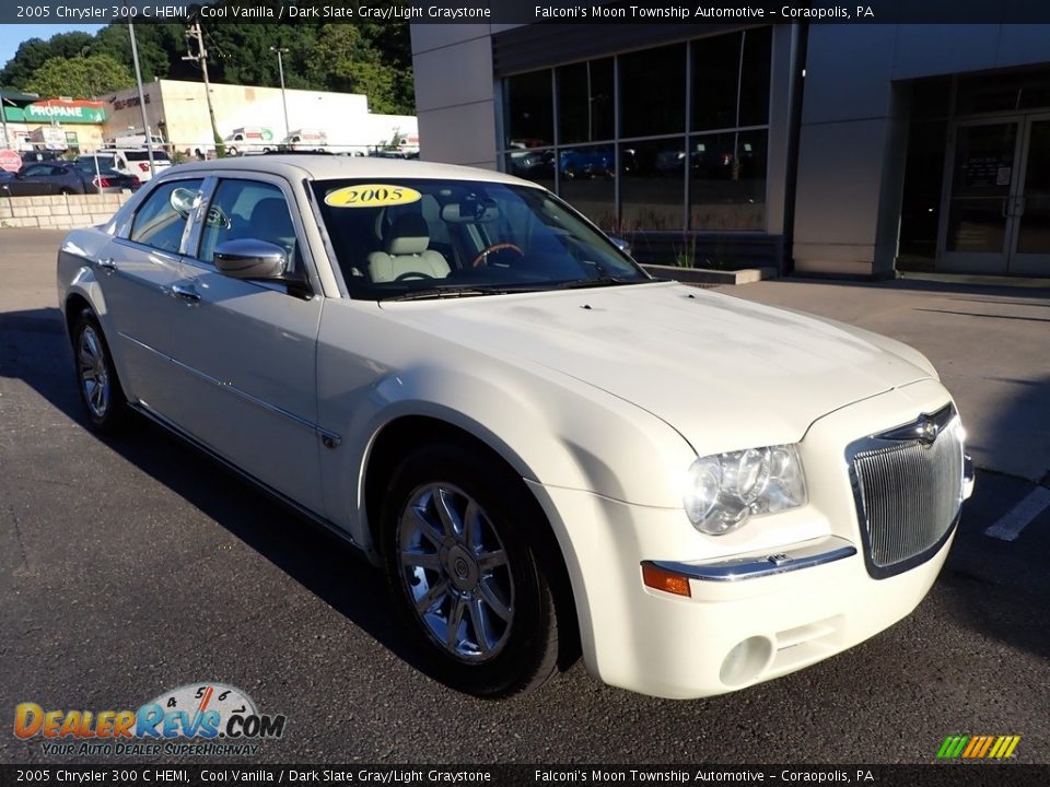 2005 Chrysler 300 C HEMI Cool Vanilla / Dark Slate Gray/Light Graystone Photo #8