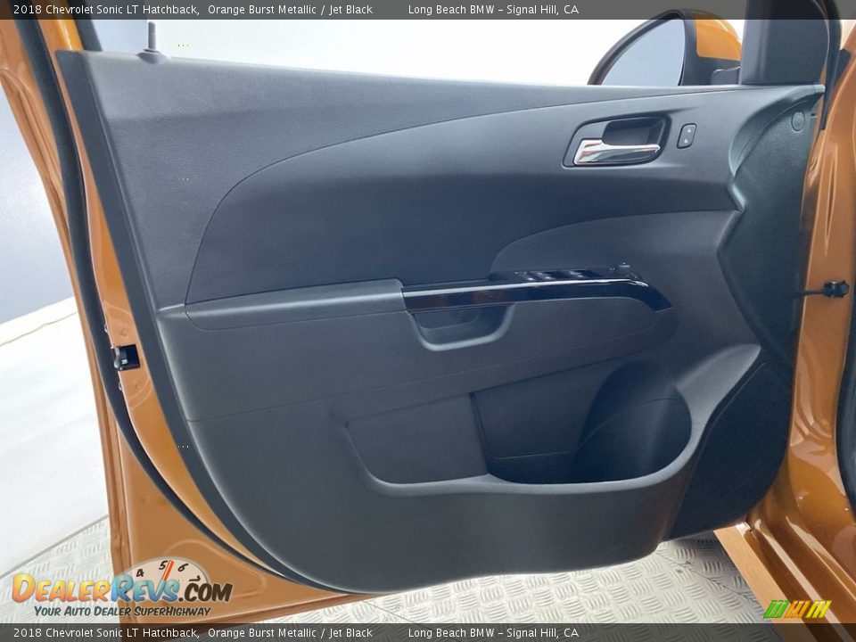Door Panel of 2018 Chevrolet Sonic LT Hatchback Photo #13