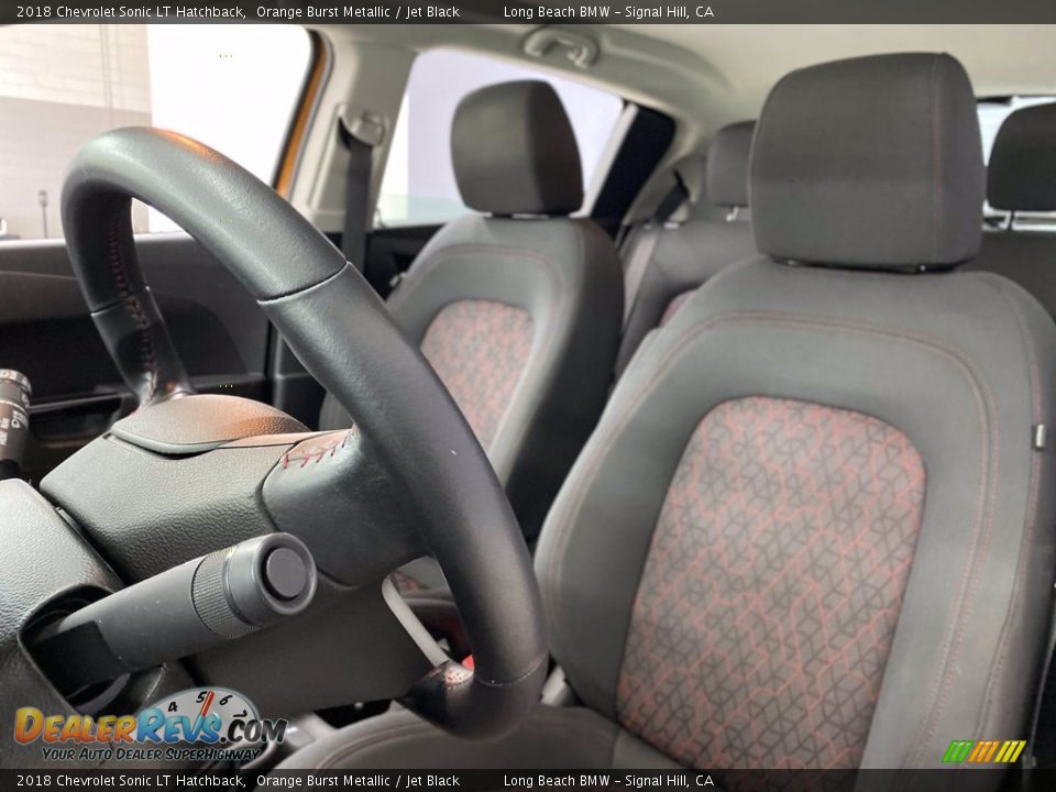 Front Seat of 2018 Chevrolet Sonic LT Hatchback Photo #17