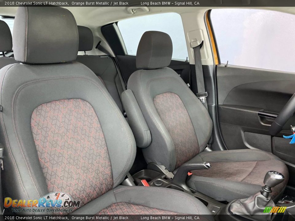 Front Seat of 2018 Chevrolet Sonic LT Hatchback Photo #28