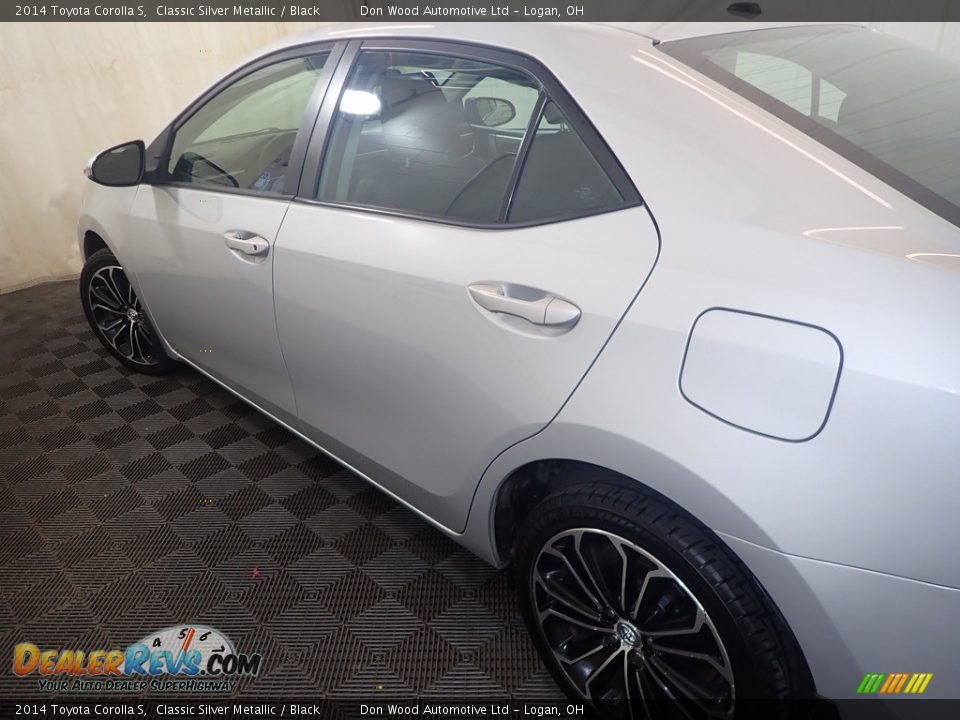 2014 Toyota Corolla S Classic Silver Metallic / Black Photo #17