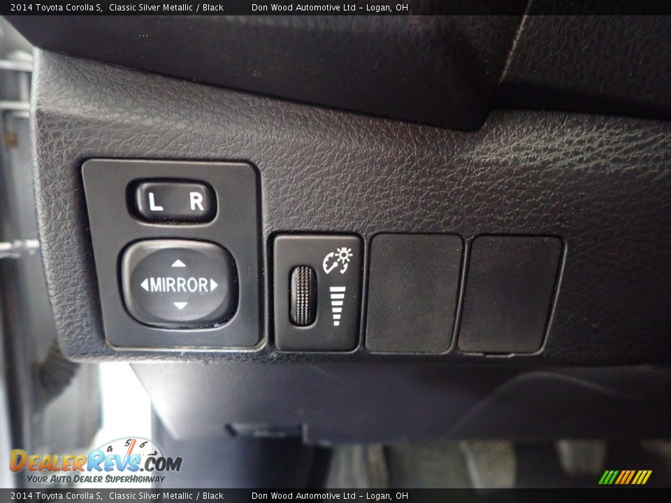 2014 Toyota Corolla S Classic Silver Metallic / Black Photo #29