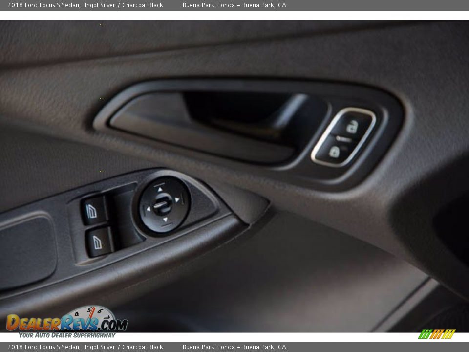 2018 Ford Focus S Sedan Ingot Silver / Charcoal Black Photo #29