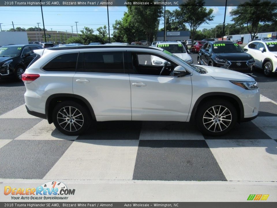 2018 Toyota Highlander SE AWD Blizzard White Pearl / Almond Photo #3