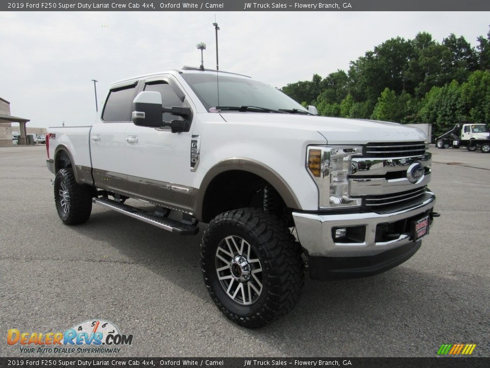 2019 Ford F250 Super Duty Lariat Crew Cab 4x4 Oxford White / Camel Photo #7