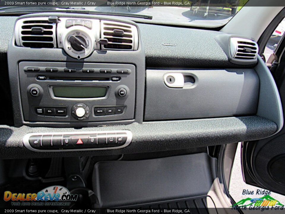 2009 Smart fortwo pure coupe Gray Metallic / Gray Photo #13