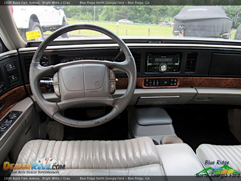 Dashboard of 1996 Buick Park Avenue  Photo #13