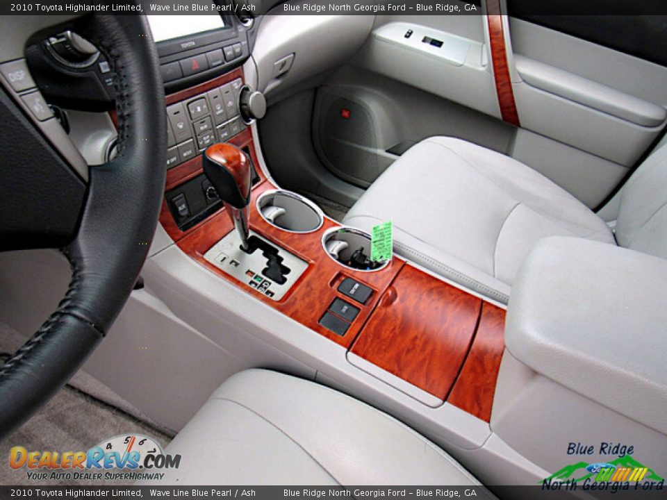 Controls of 2010 Toyota Highlander Limited Photo #25