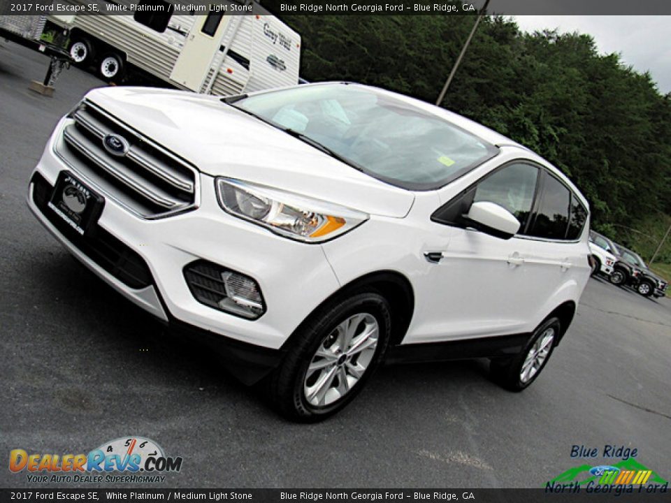 2017 Ford Escape SE White Platinum / Medium Light Stone Photo #23