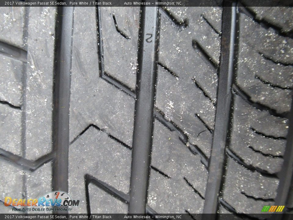 2017 Volkswagen Passat SE Sedan Pure White / Titan Black Photo #9