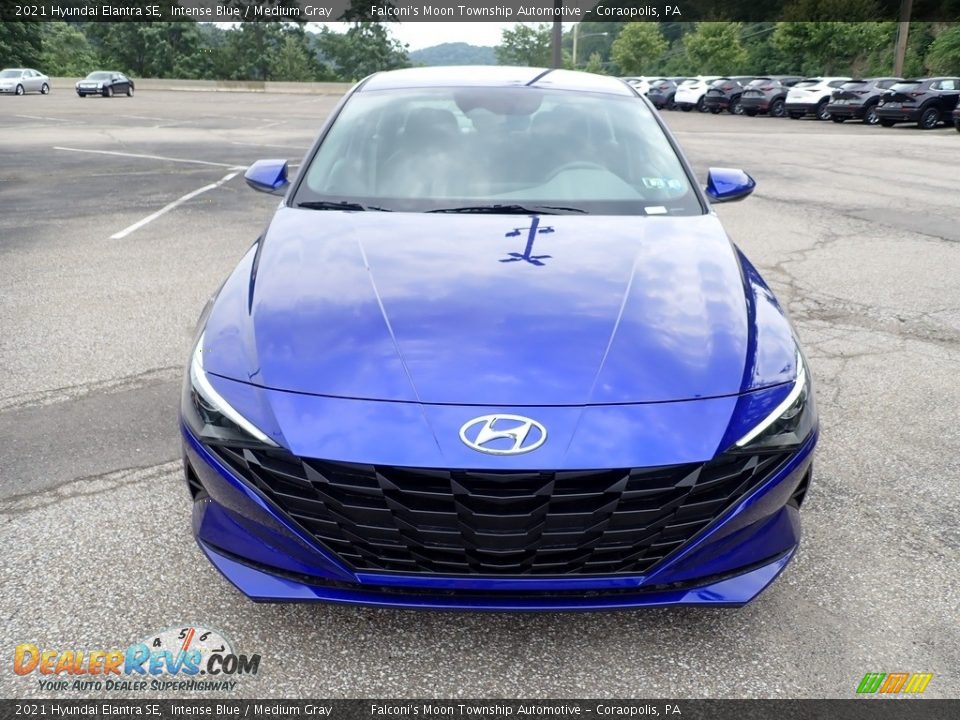 2021 Hyundai Elantra SE Intense Blue / Medium Gray Photo #4