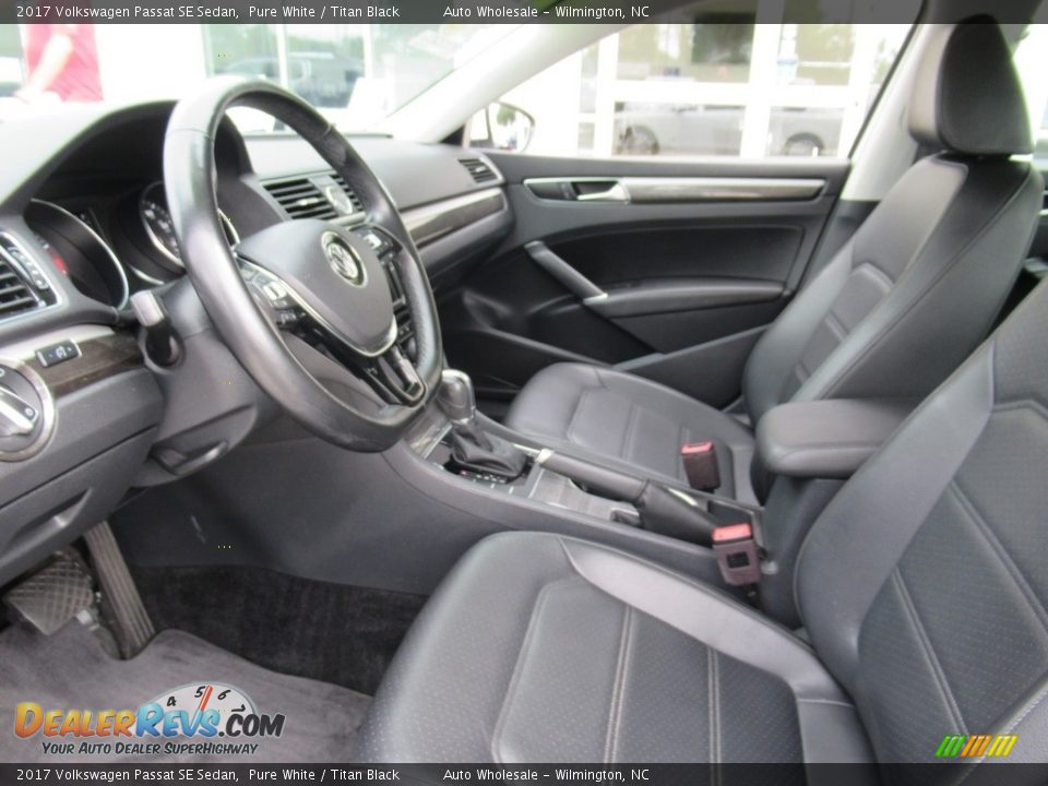2017 Volkswagen Passat SE Sedan Pure White / Titan Black Photo #10