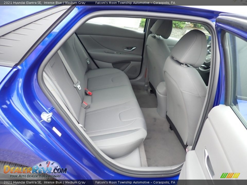 2021 Hyundai Elantra SE Intense Blue / Medium Gray Photo #8