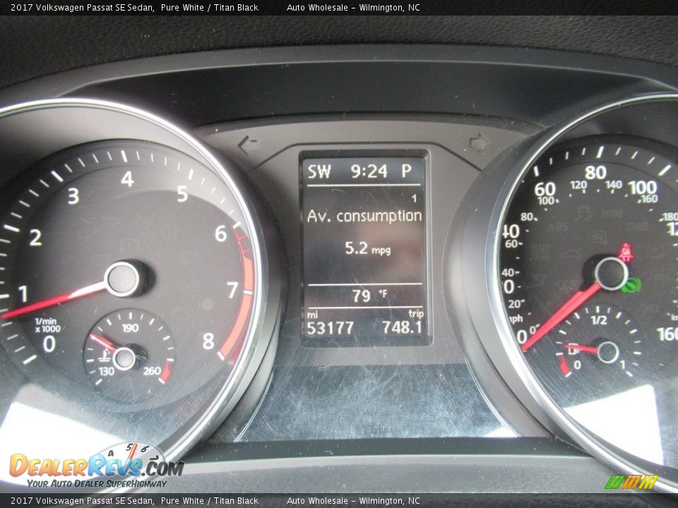 2017 Volkswagen Passat SE Sedan Pure White / Titan Black Photo #16