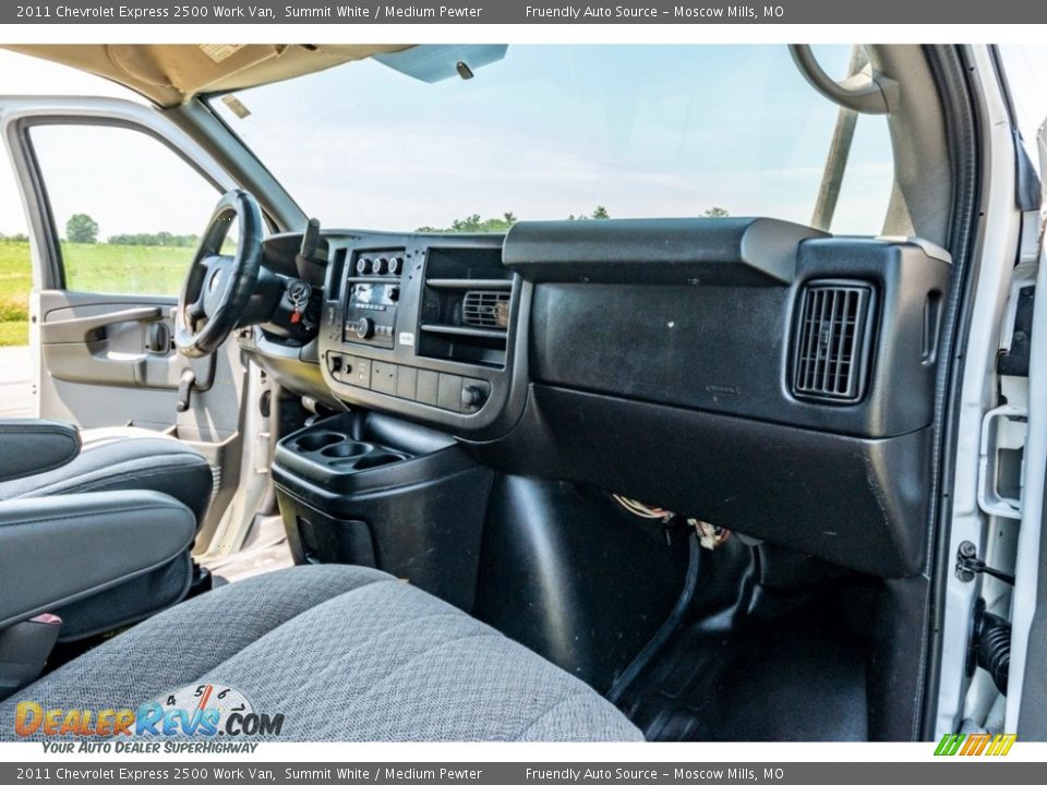 2011 Chevrolet Express 2500 Work Van Summit White / Medium Pewter Photo #28