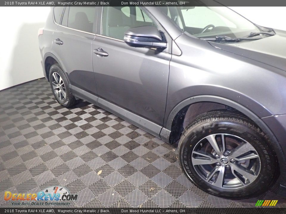 2018 Toyota RAV4 XLE AWD Magnetic Gray Metallic / Black Photo #5