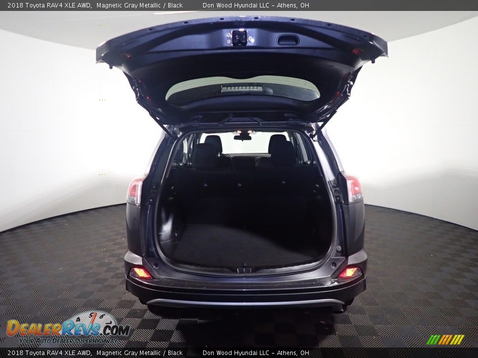 2018 Toyota RAV4 XLE AWD Magnetic Gray Metallic / Black Photo #15