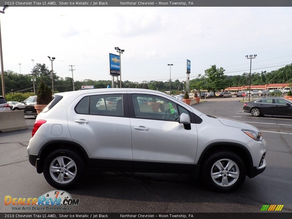 2019 Chevrolet Trax LS AWD Silver Ice Metallic / Jet Black Photo #10